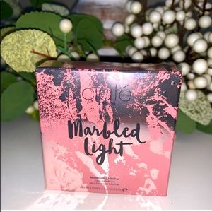 NWT! Ciaté Marbled Light Illuminating Blusher